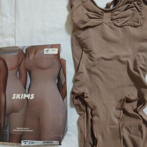 SKIMS Seamless Sculpt Brief Bodysuit Color Sienna Size M NWOT